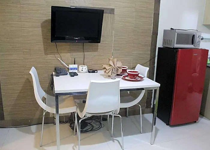 Hotel Chateau Elysee A10 Near Airport 2*